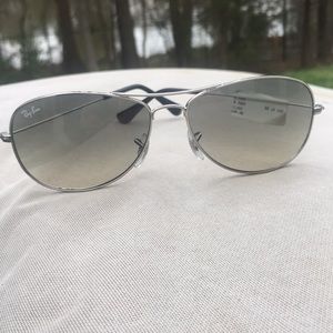 New with Tags RayBan 3362 silver aviators